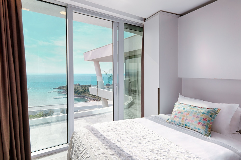 3 Bedrooms, Family, 3 Double Beds, Sea View, Terrace