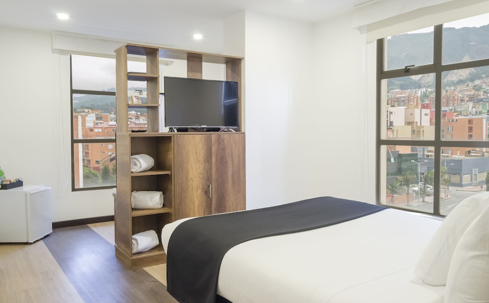 Hotel Black 25/72