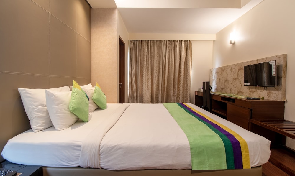 CABANA HOTEL 13/41