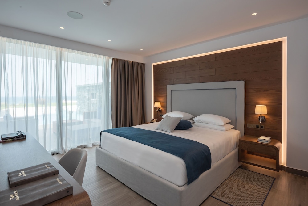 Ambassador, Well Being, Suite, King Bed, Sea View, Sofa, Private Pool