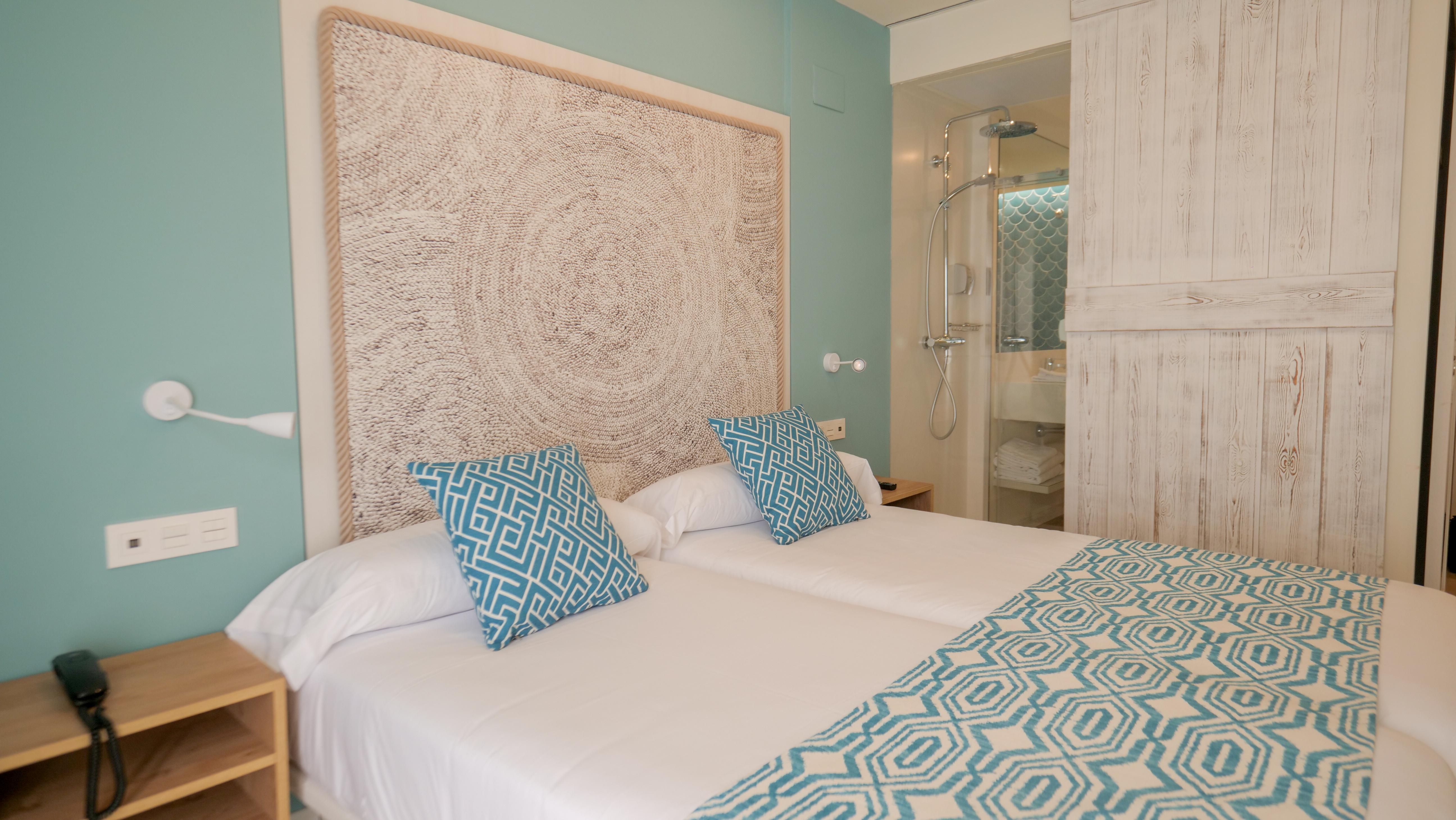 Room, Double Bed, Balcony or Terrace