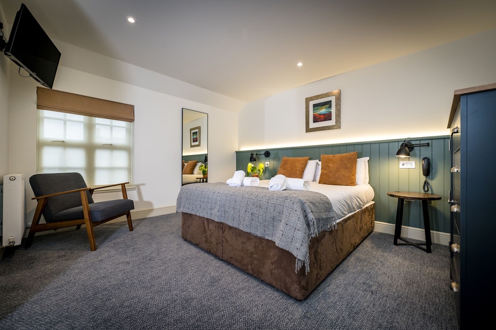 The Loch Ness Inn 14/45