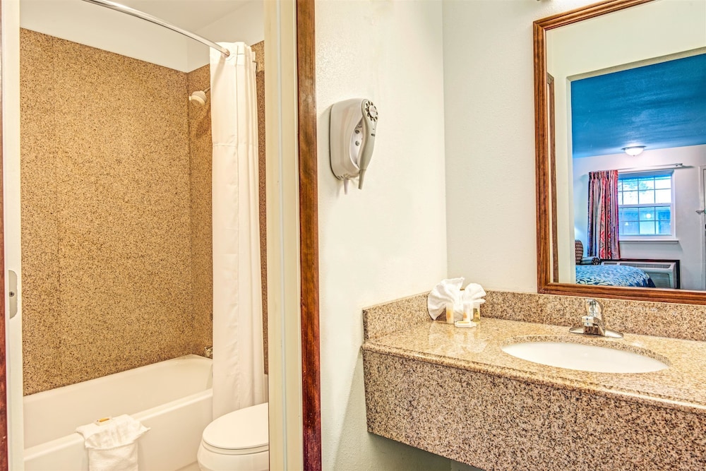 Days Inn By Wyndham Austin/University/Downtown 25/32