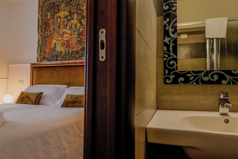 Imperial Suite Rome Guest House 44/50