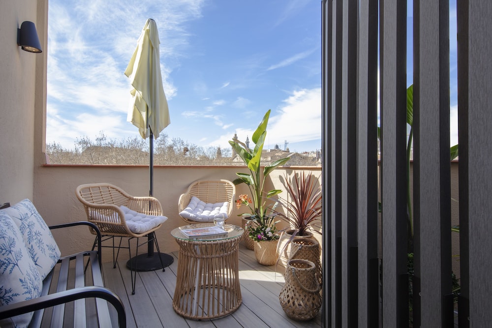 Oasis Hotel 56/69