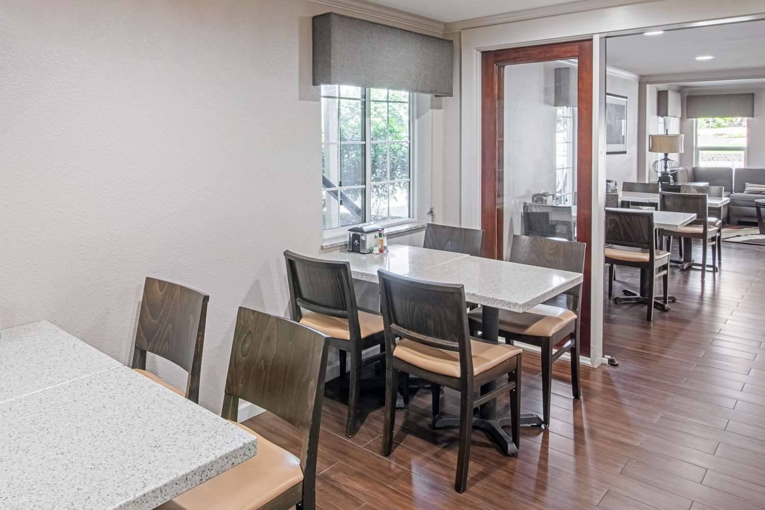 SureStay by Best Western Lakeview 8/12