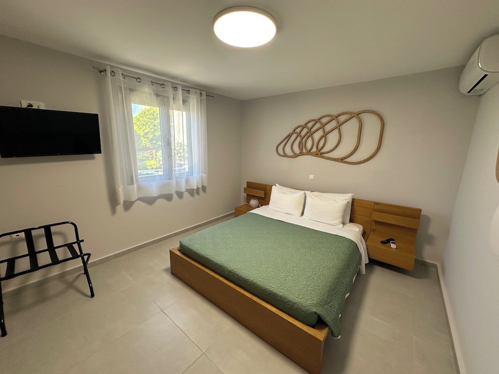 Evdokia Suites 12/58