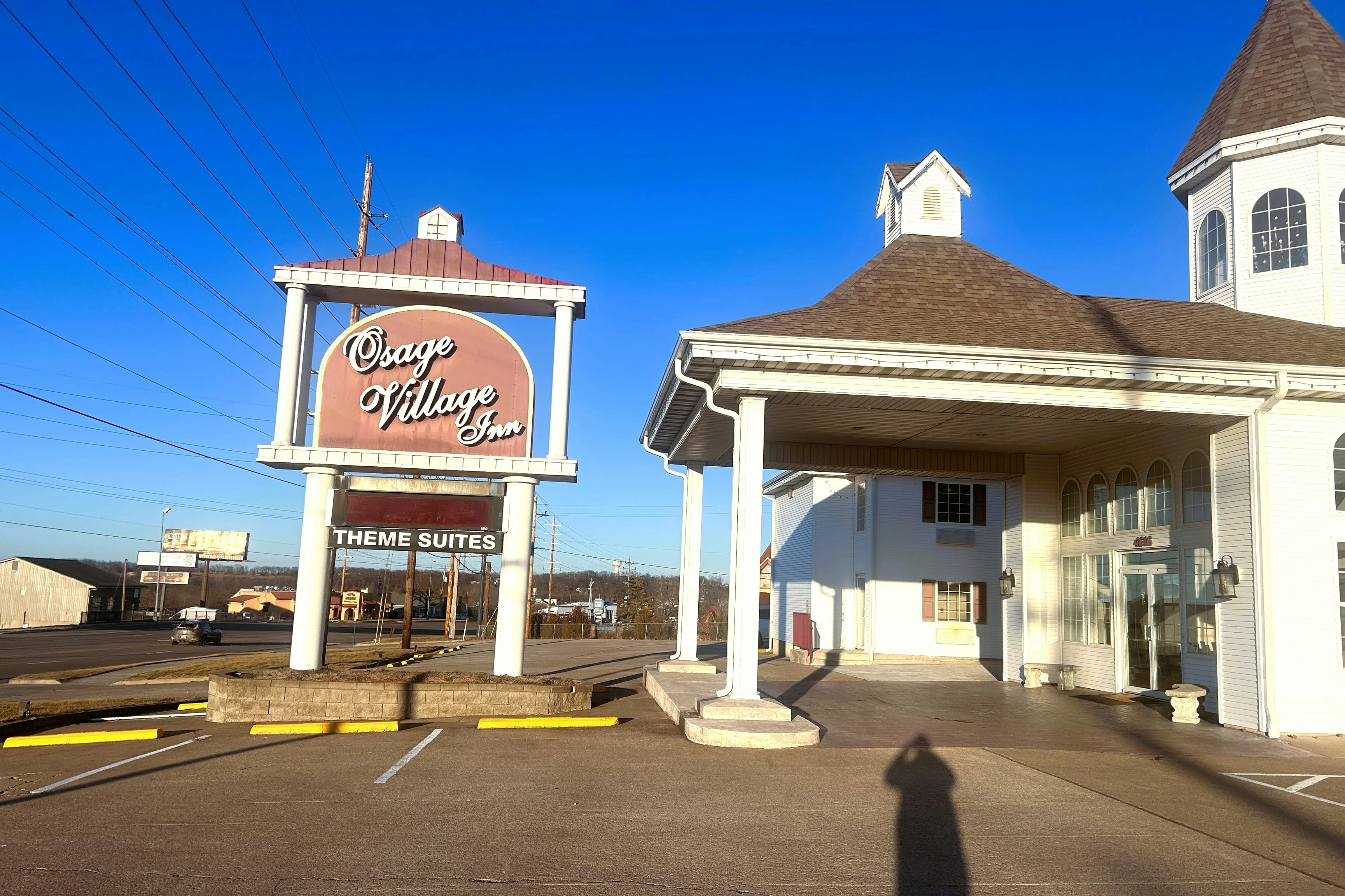 Osage Village Inn Near Lake Ozarks US 54 40/55