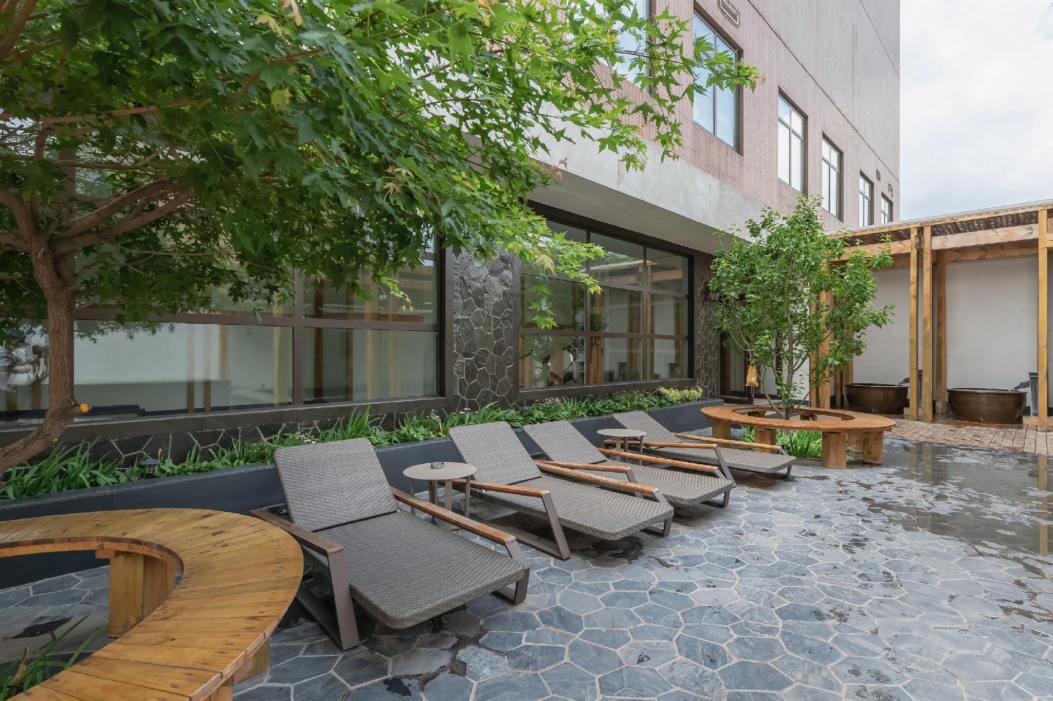 Fuhong International Hotel 48/48