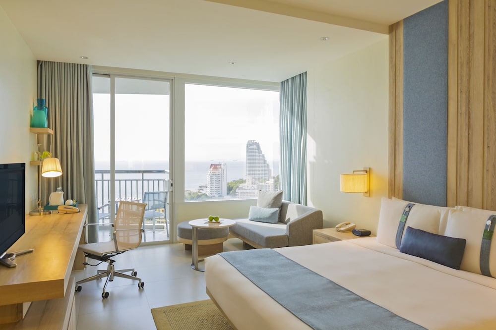 Holiday Inn Pattaya Hotel 28/83