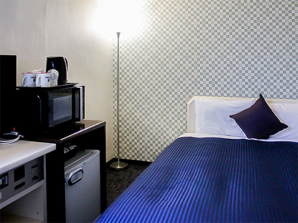 SEMI ROOM, SEMI DOUBLE BED, SMOKING