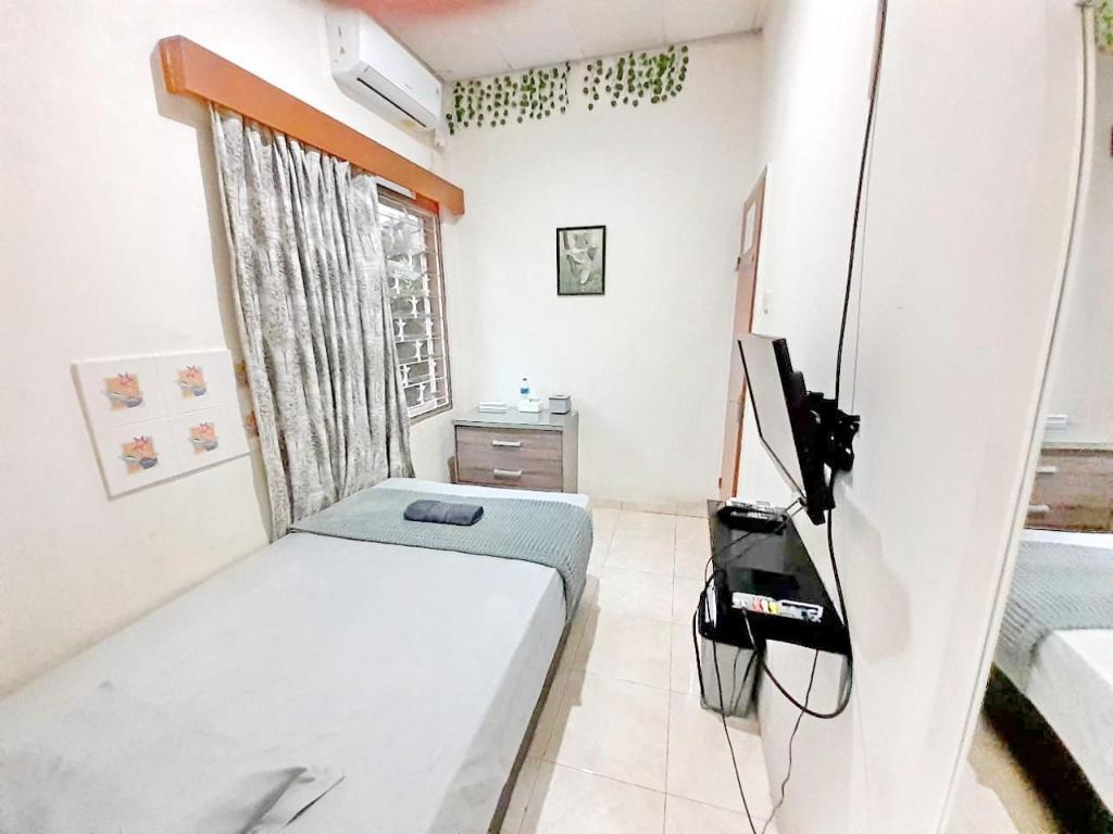 Semi Room, Semi Double Bed, Private Bathroom, Small