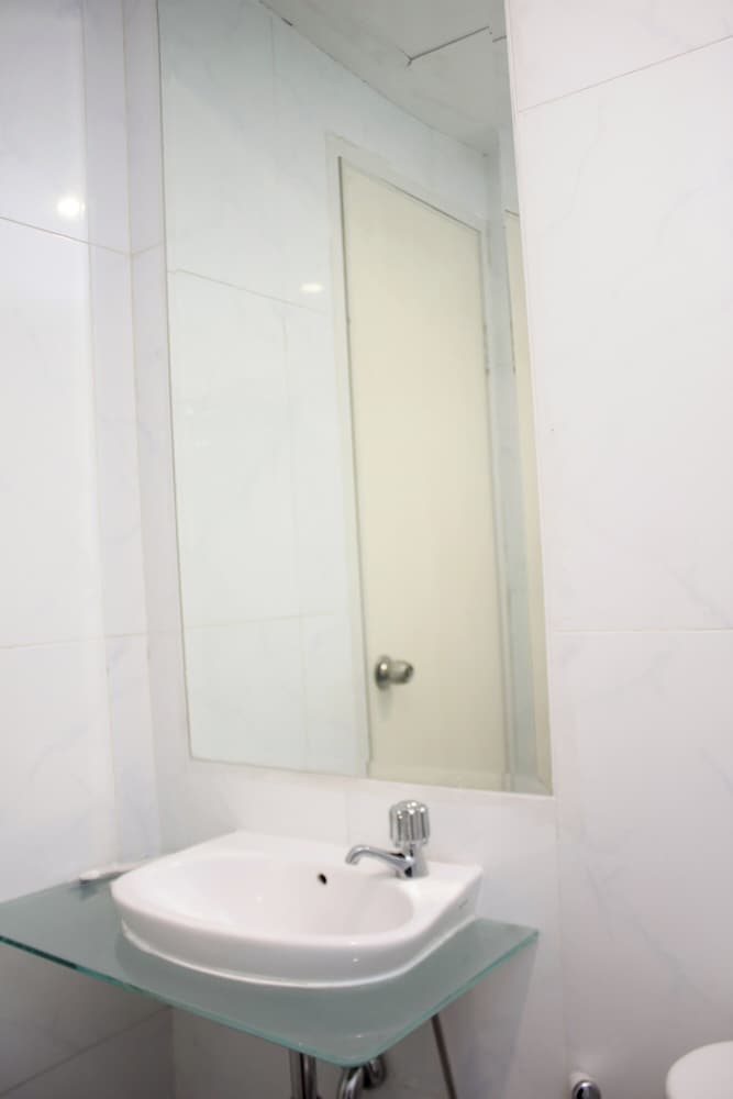 Urban Hotel Serpong by ZUZU 85/89
