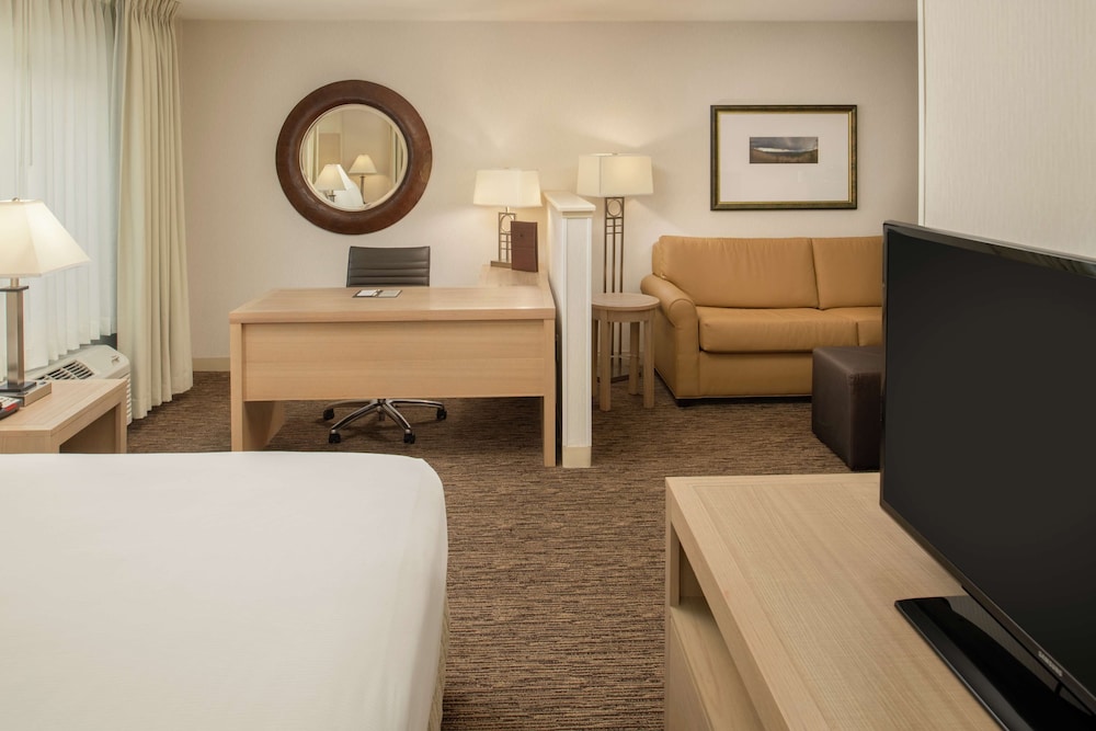 DoubleTree by Hilton Hotel Portland - Tigard 12/28
