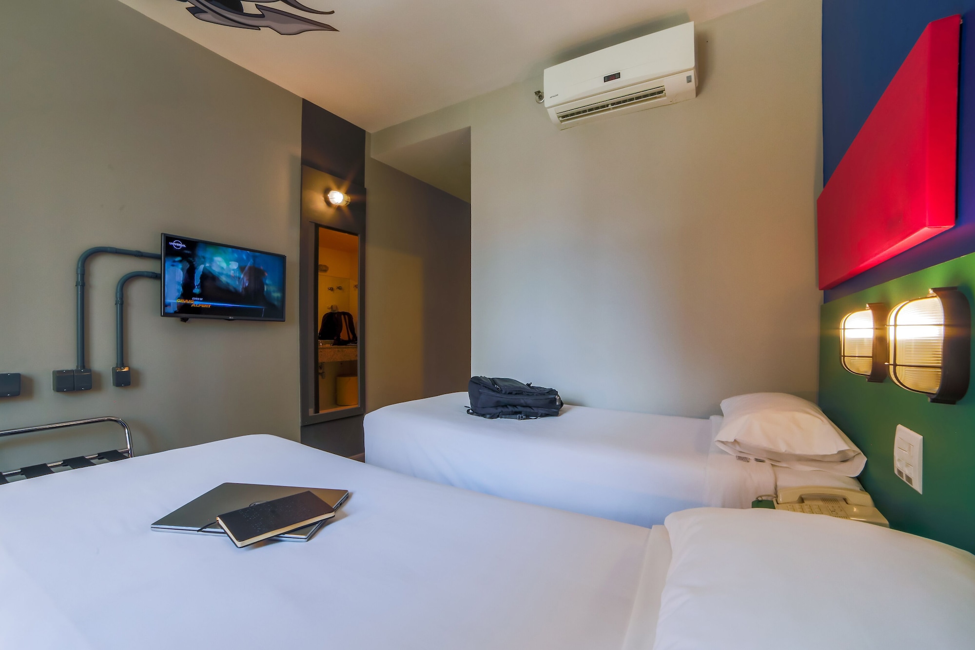 APARTMENT, TWIN BEDS