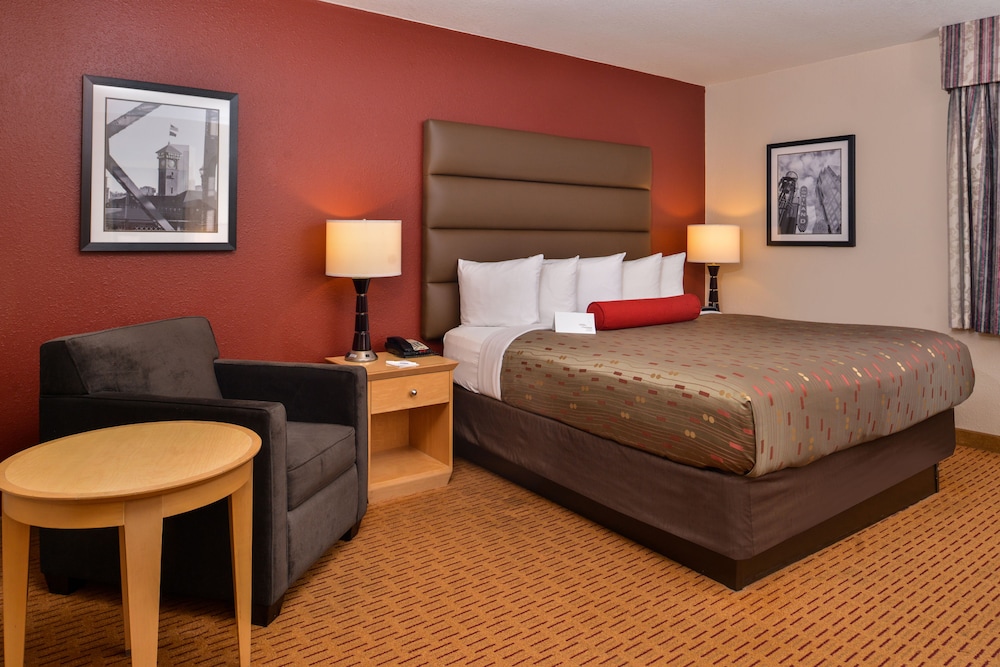 Clackamas Inn Suites 11/42