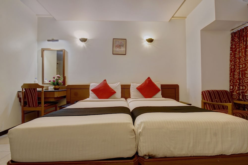 Oyo 8169 Hotel Salem Castle 4/32