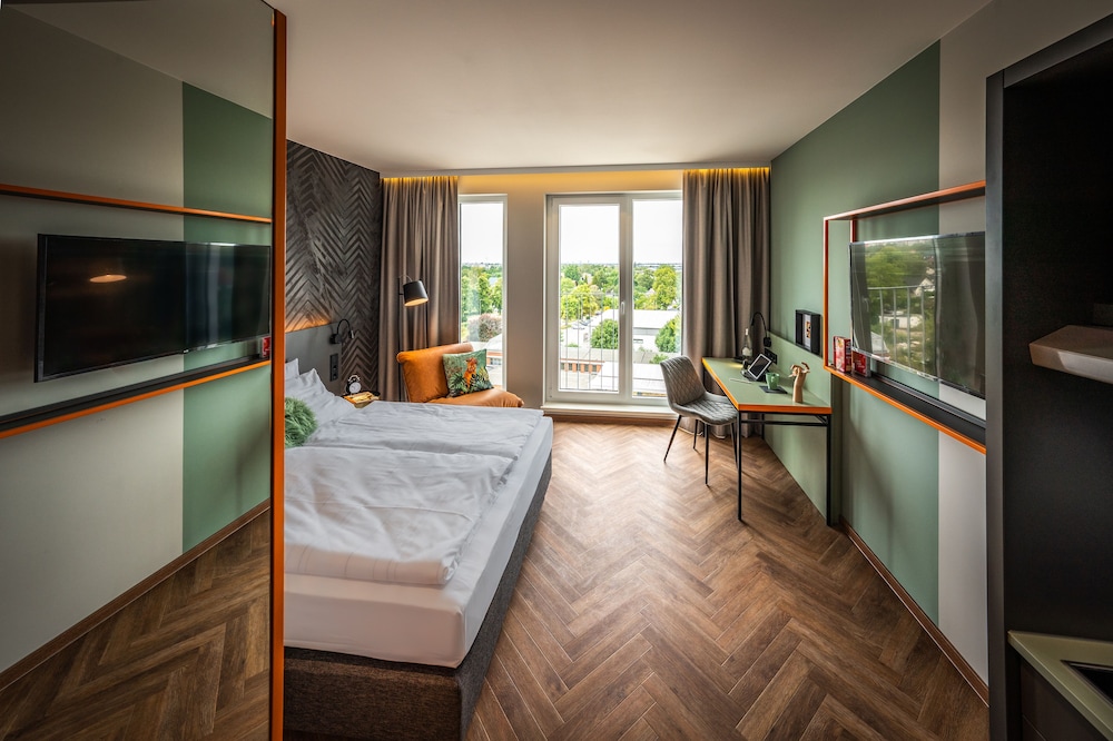 LOGINN Hotel Berlin Airport 24/59