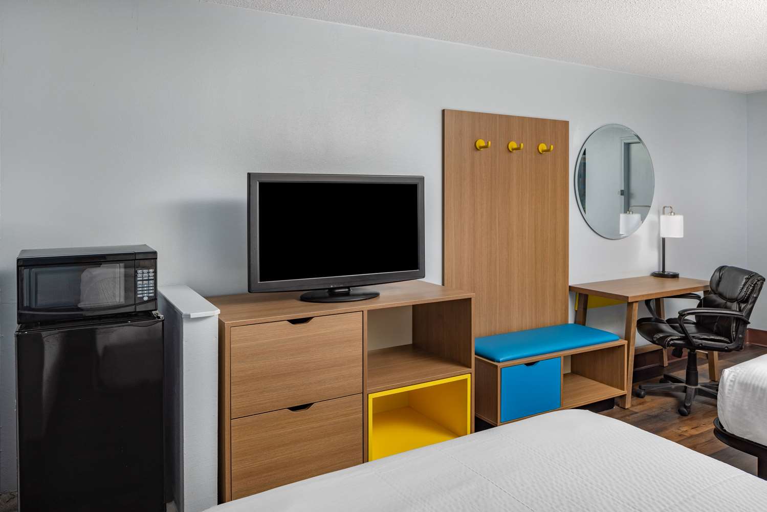 Days Inn by Wyndham Pensacola I-10 28/34
