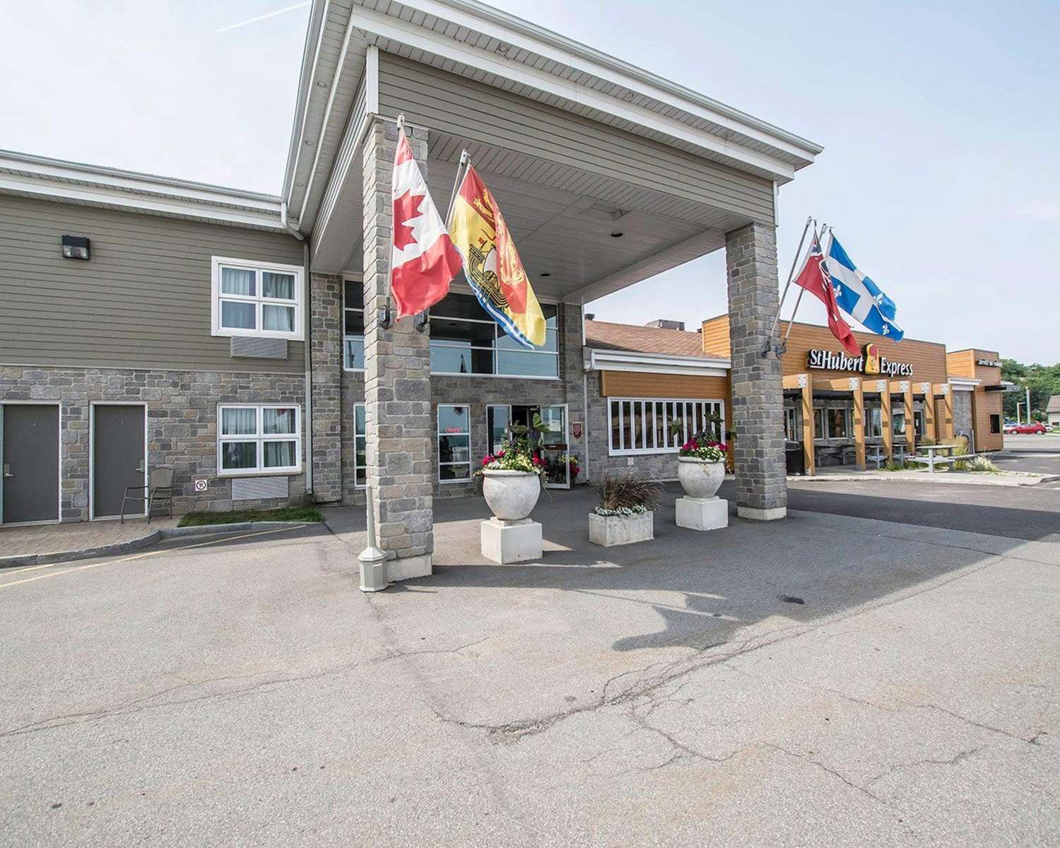 Econo Lodge Inn & Suites Montmagny QC 16/18