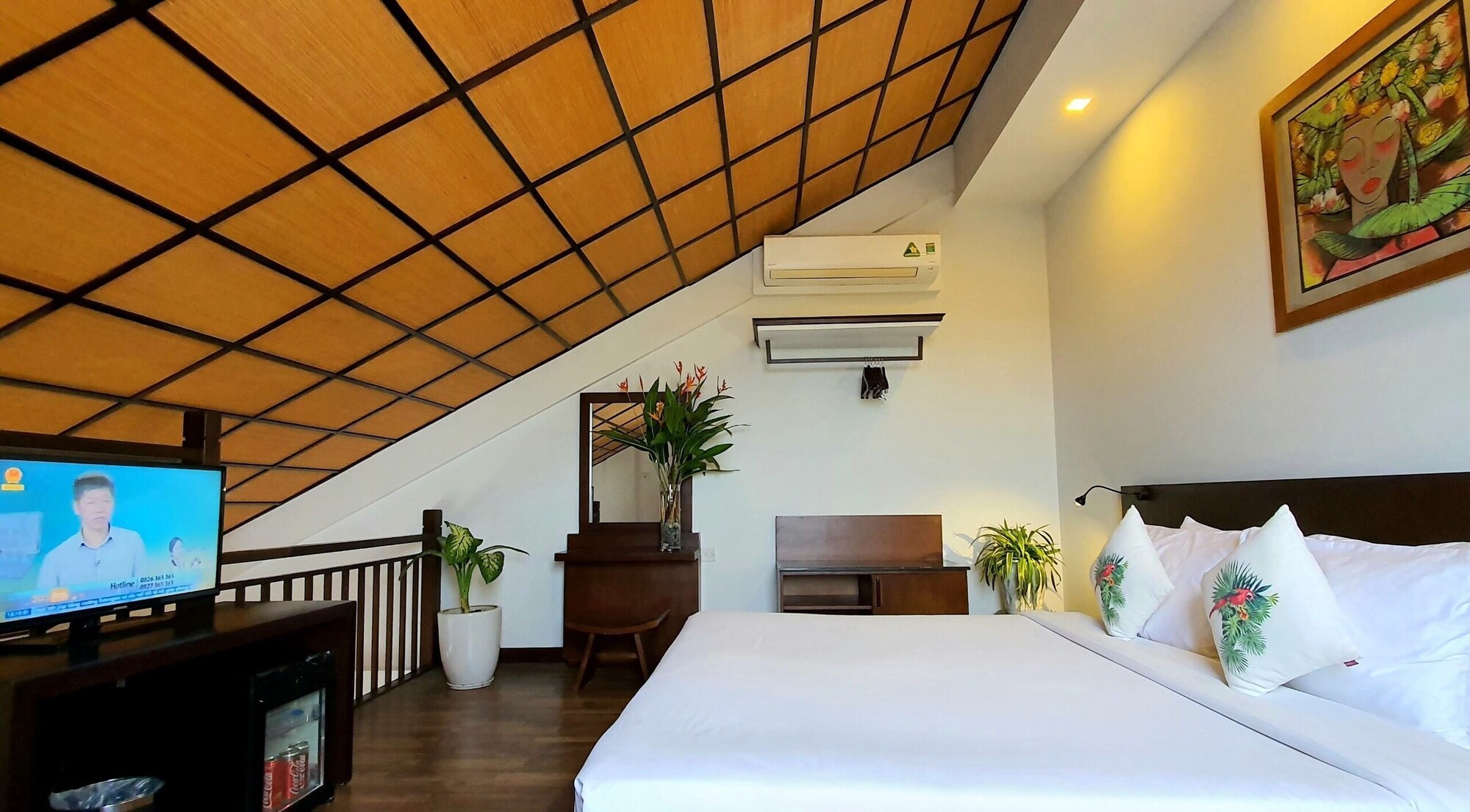 دوبلكس عائلي بسرير مزدوج بإطلالة على الفناء مع أريكة، Hoi An Odyssey Hotel 2/5