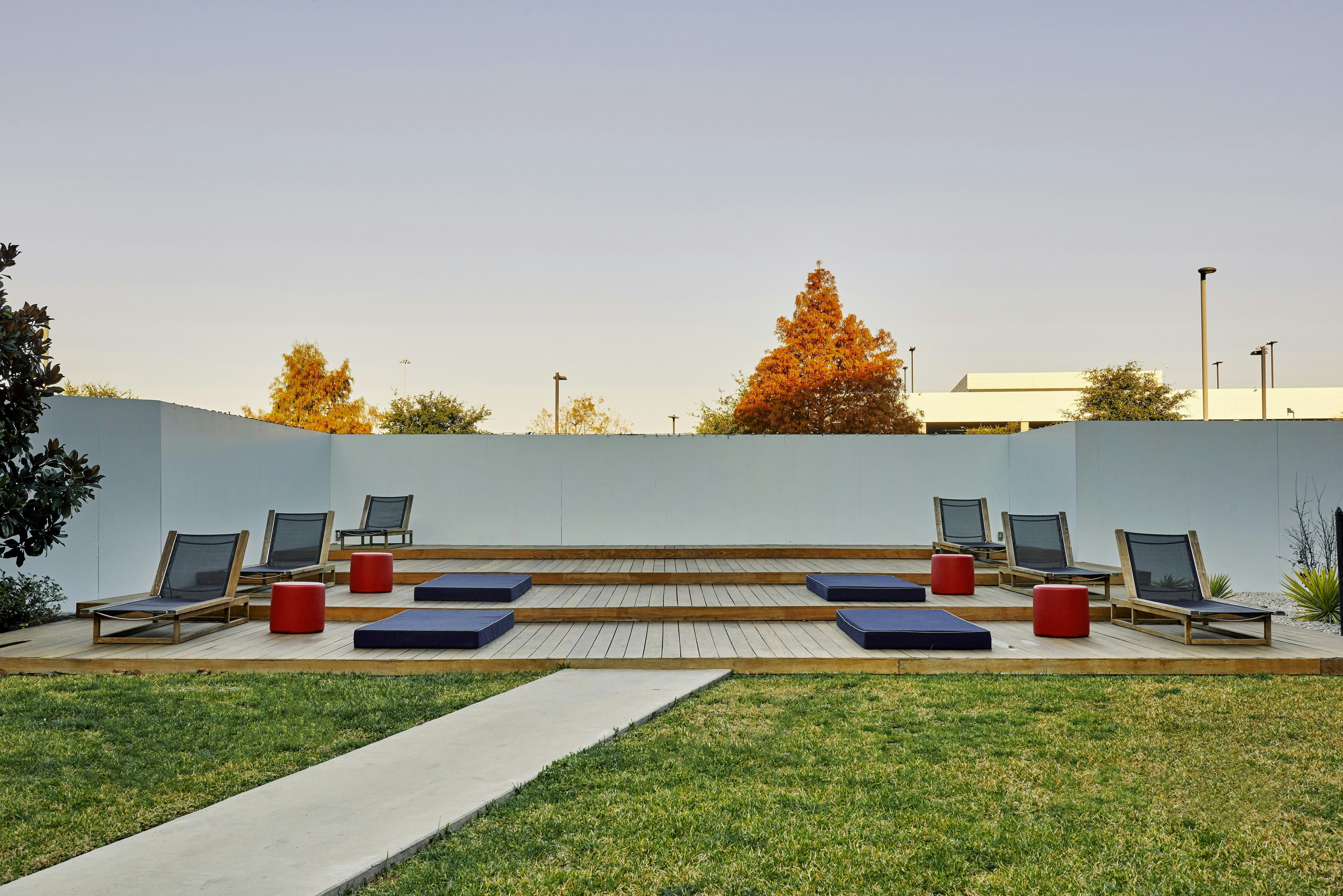 NYLO Las Colinas Hotel, Tapestry Collection by Hilton 60/61