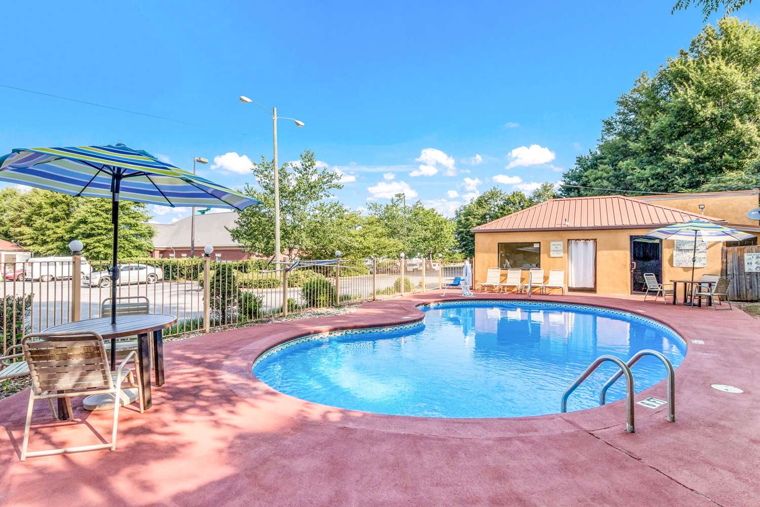 Econo Lodge Inn & Suites Griffin North 7/7