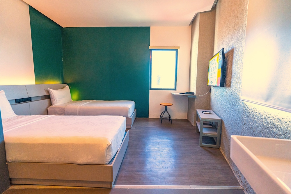 Yello Hotel 15/45