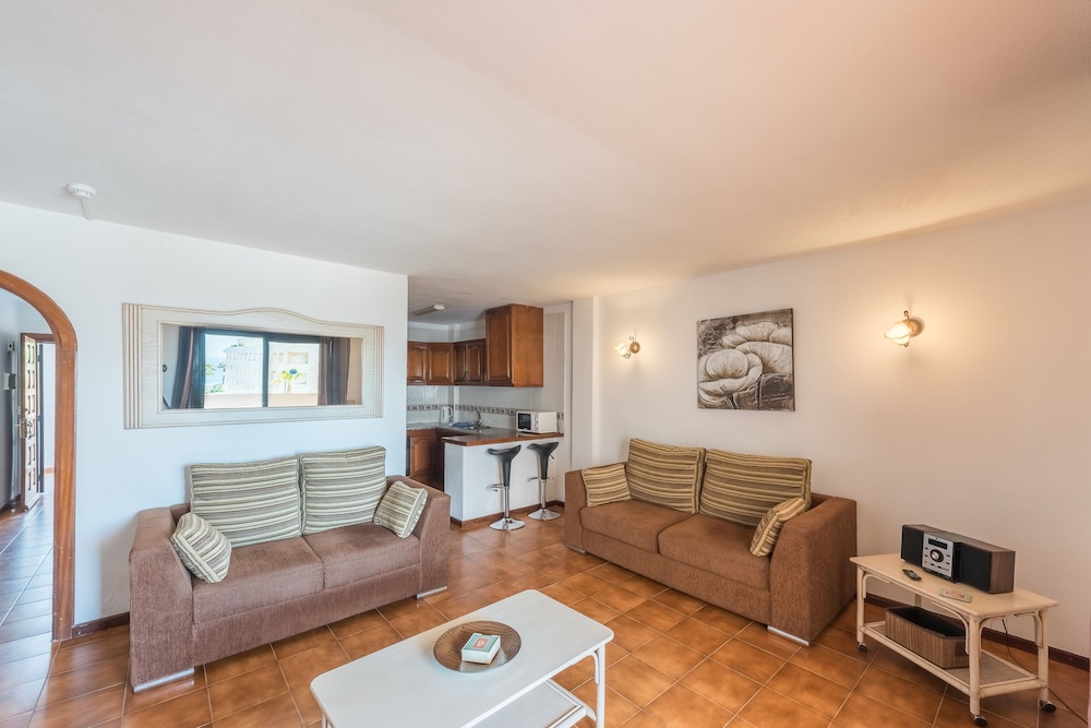 PALOMA BEACH APARTMENTS 31/57