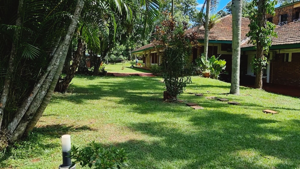 HOTEL TROPICAL 52/59