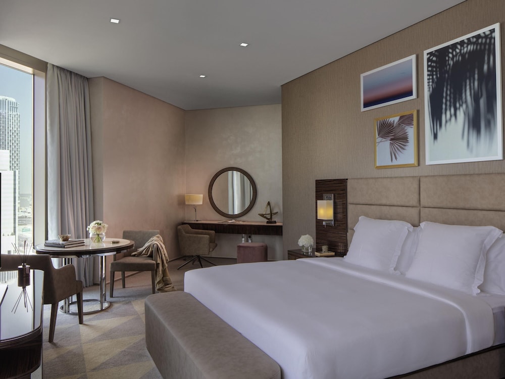 Platinum, Studio, Suite, King Bed, Burj Khalifa View, City View, Balcony