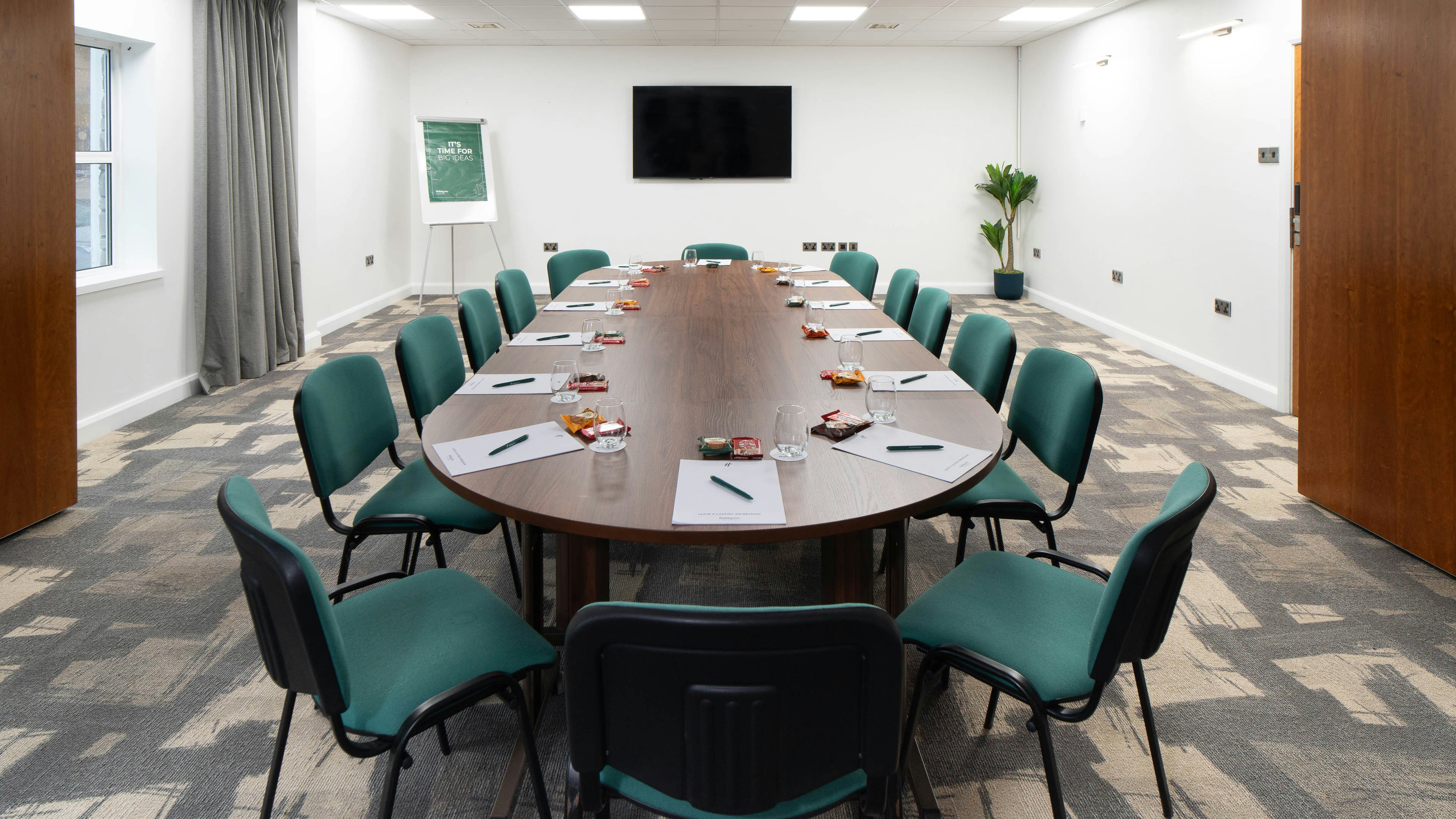 Holiday Inn Bristol Airport 38/43