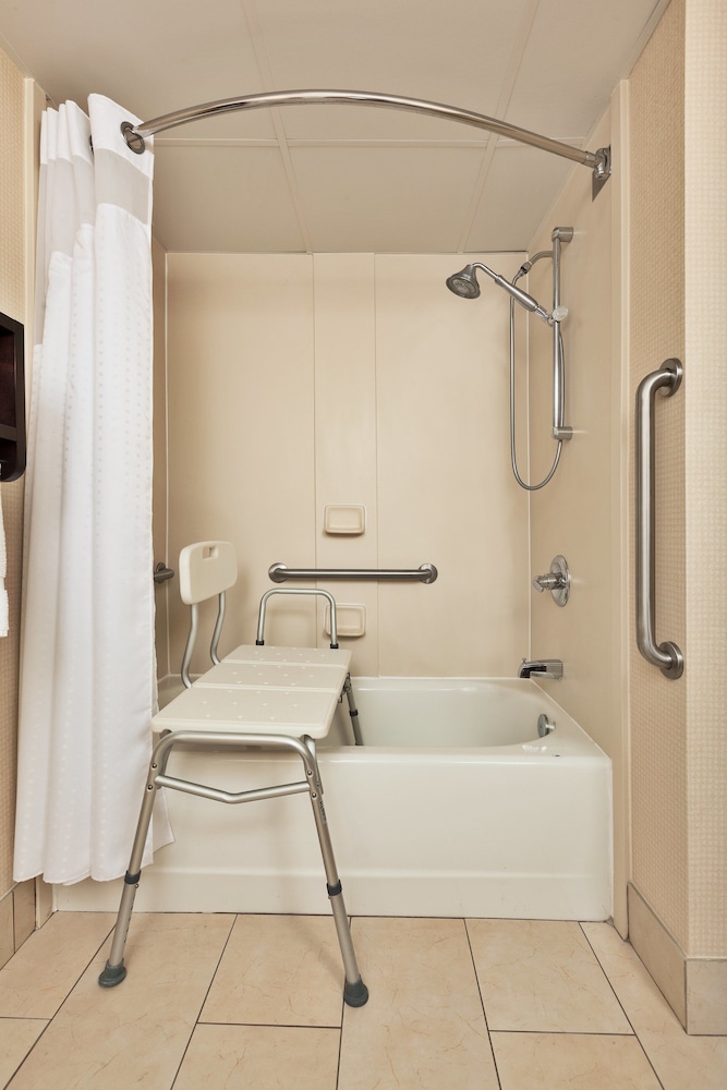 Holiday Inn Exp Winston Salem 48/48