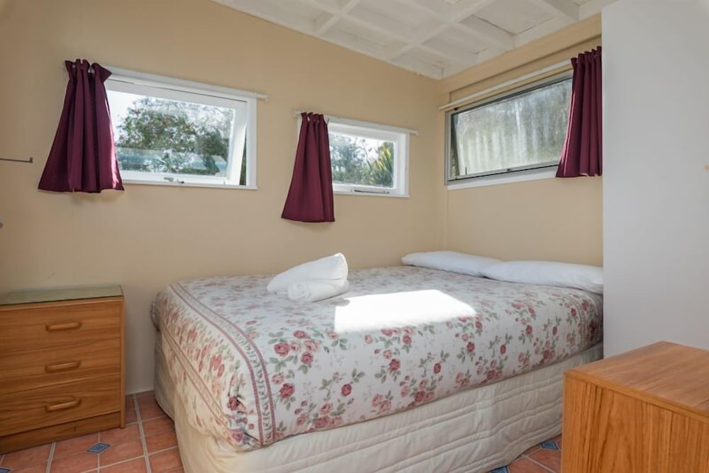 Russell-Orongo Bay Holiday Park 23/66