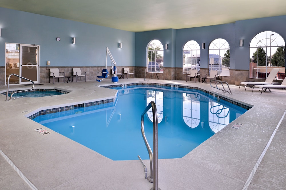 Holiday Inn Express Hotel And Suites Farmington Bloomfield 3/69