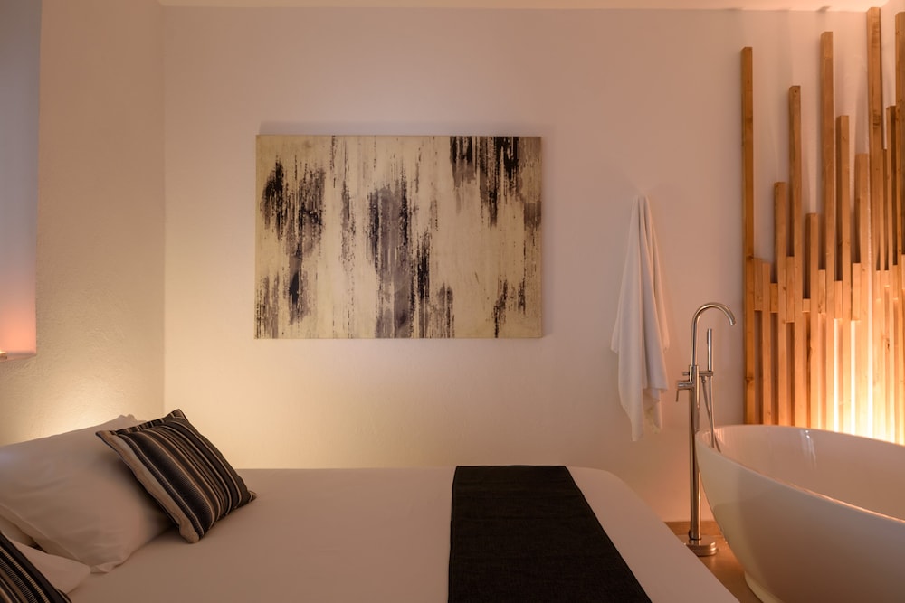 Muses Cycladic Suites 52/80