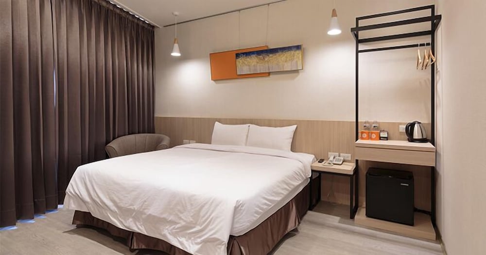 1 BEDROOM, BUSINESS, DOUBLE BED