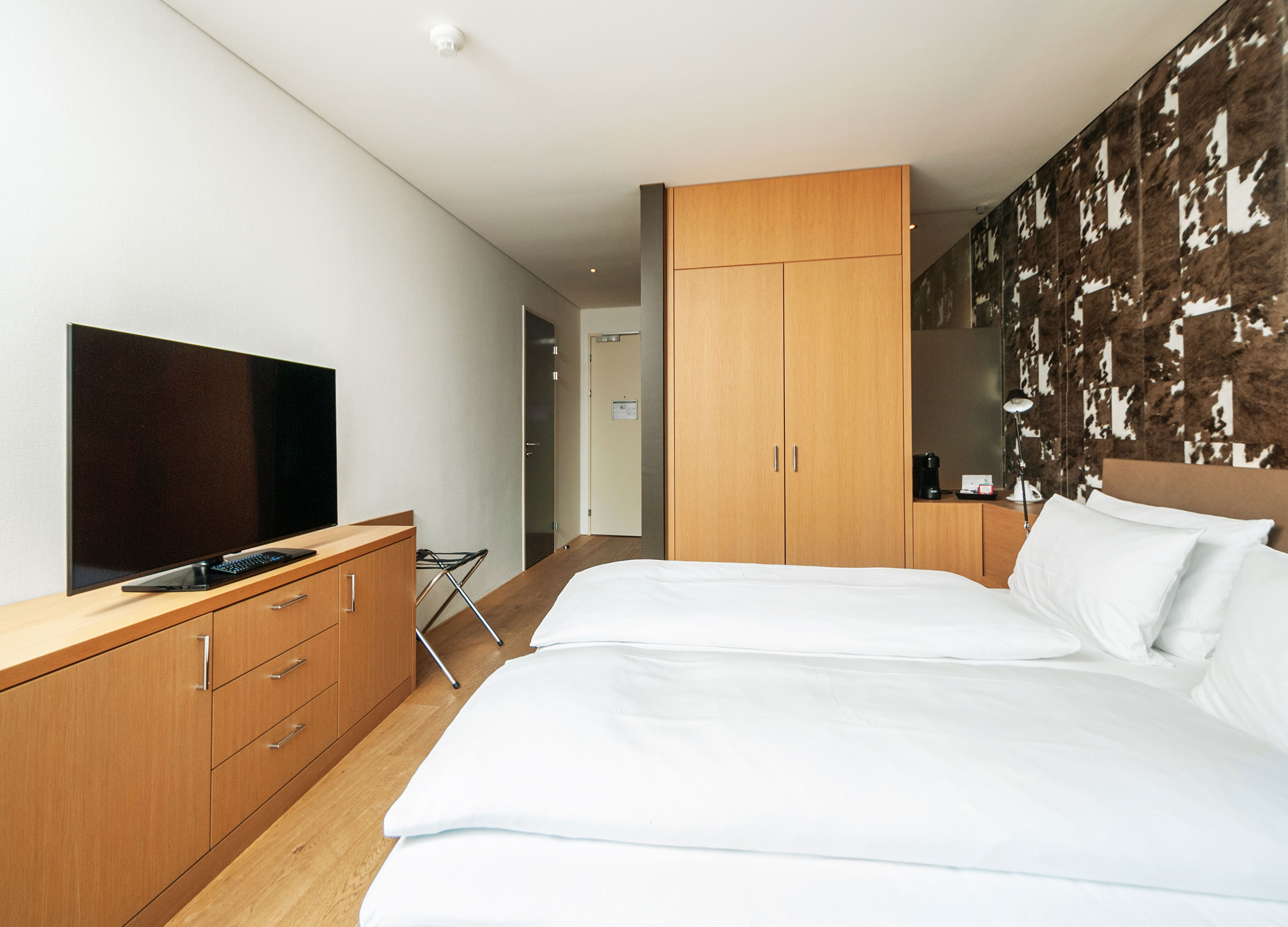 Standard, Double Bed, Sihlpark Hotel 2/3