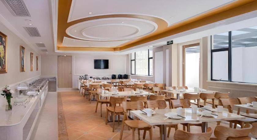 Vienna Hotel (Shenzhen Pingshan Longtian Small Town) 44/53