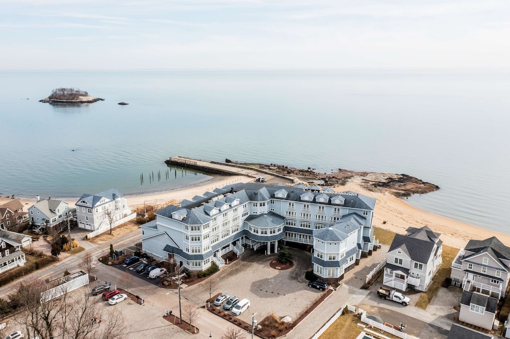 Madison Beach Hotel, Curio Collection by Hilton 39/88