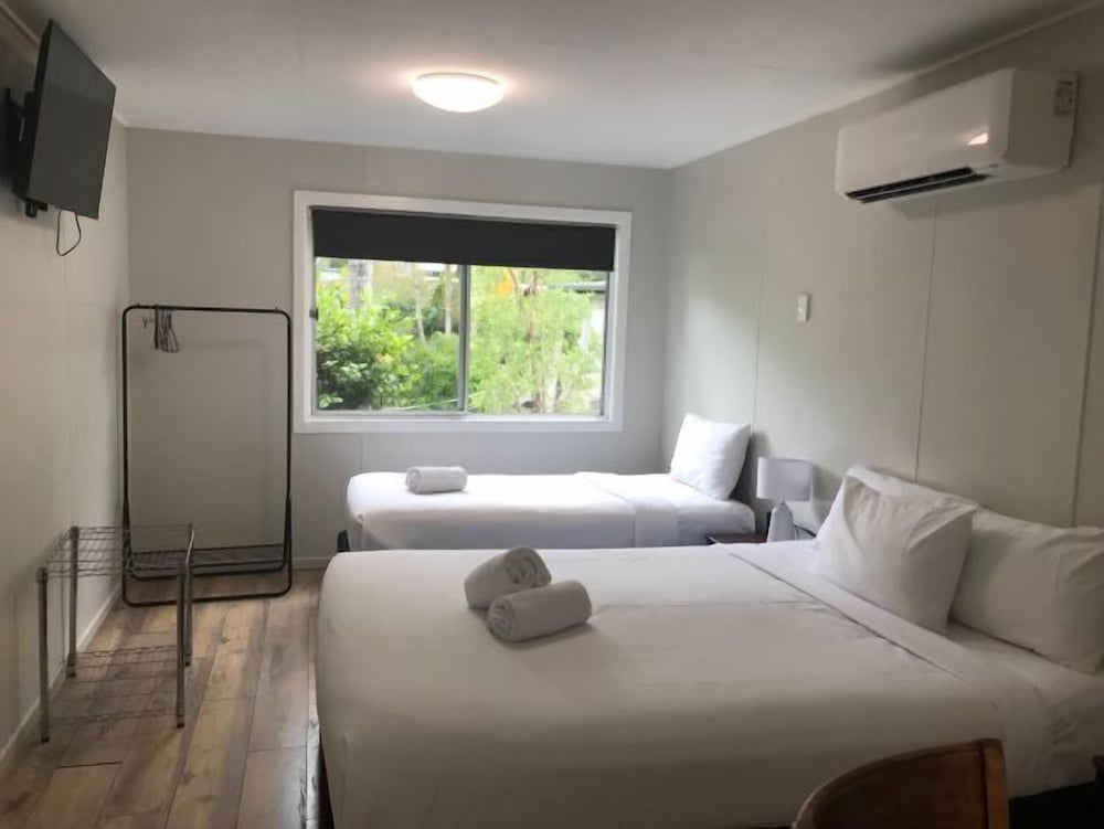 Bush Village Budget Cabins 22/73