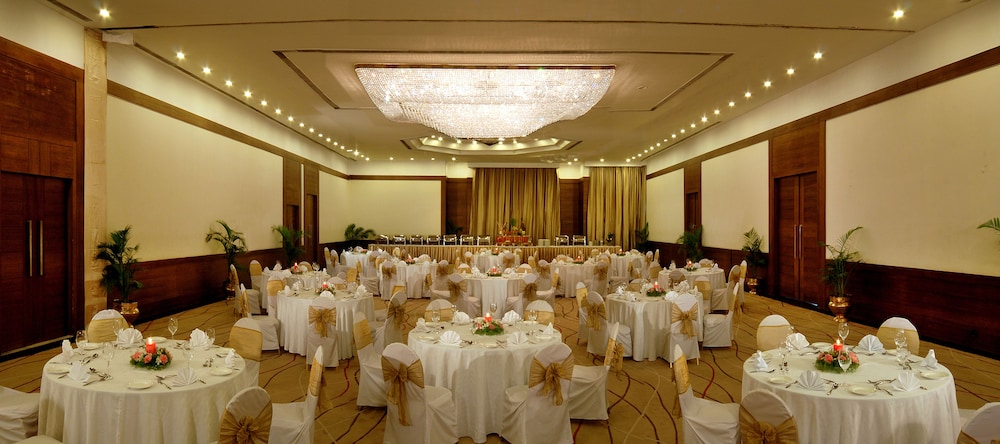 The Manohar Hyderabad 40/44