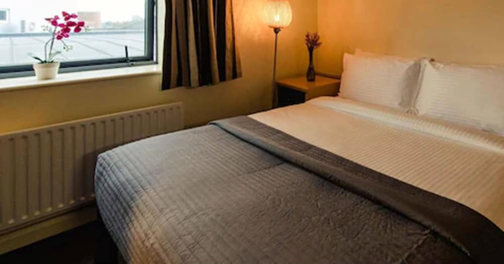 Dcu Rooms At All Hallows College 16/40