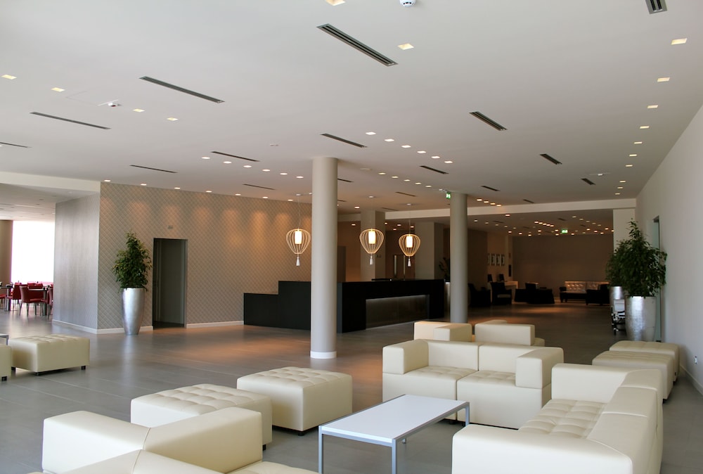 Tag Hotel 4/50