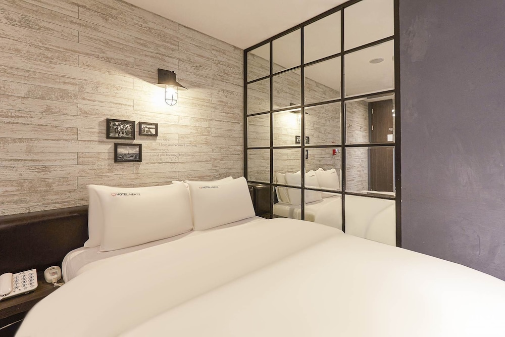 Hotel Hertz 15/31