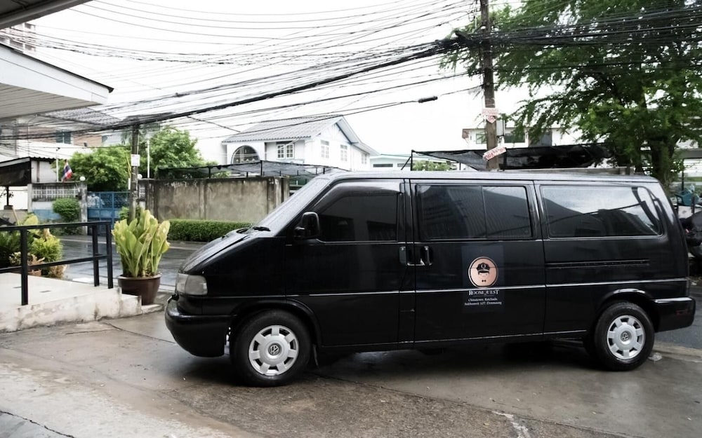 RoomQuest Ratchada AI Serviced Residence 27/35