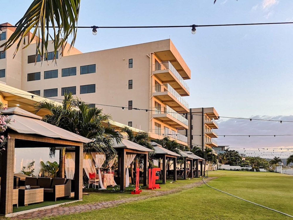 Awesome Hotel 59/64