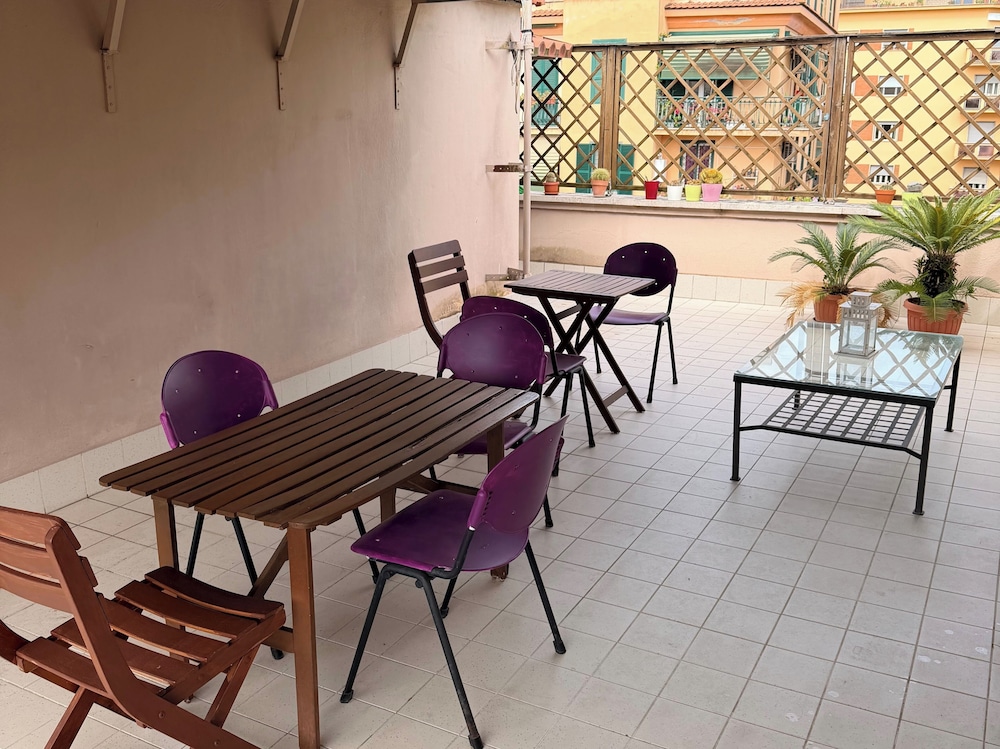 St John Villa B B 33/49