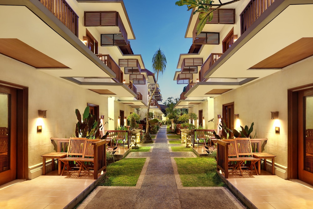 Respati Beach Hotel 46/66