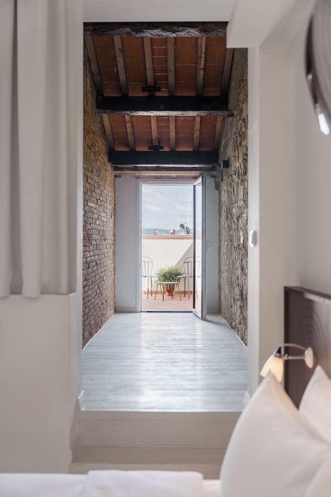 LOFT